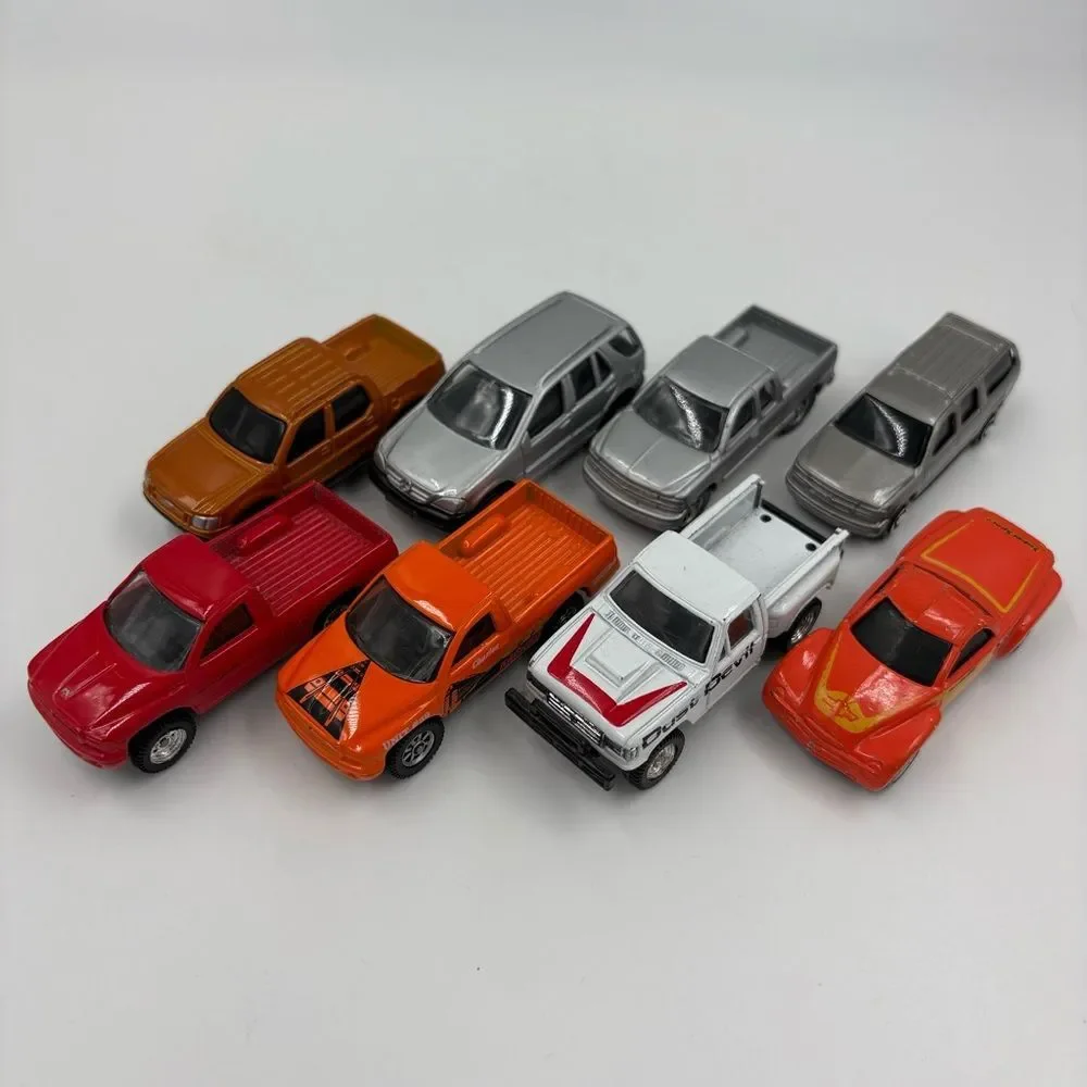 Vintage Maisto Truck and SUV Diecast Bundle Lot‎